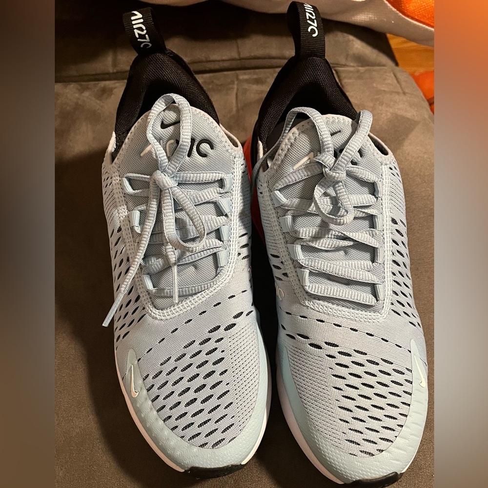 Nike 270
